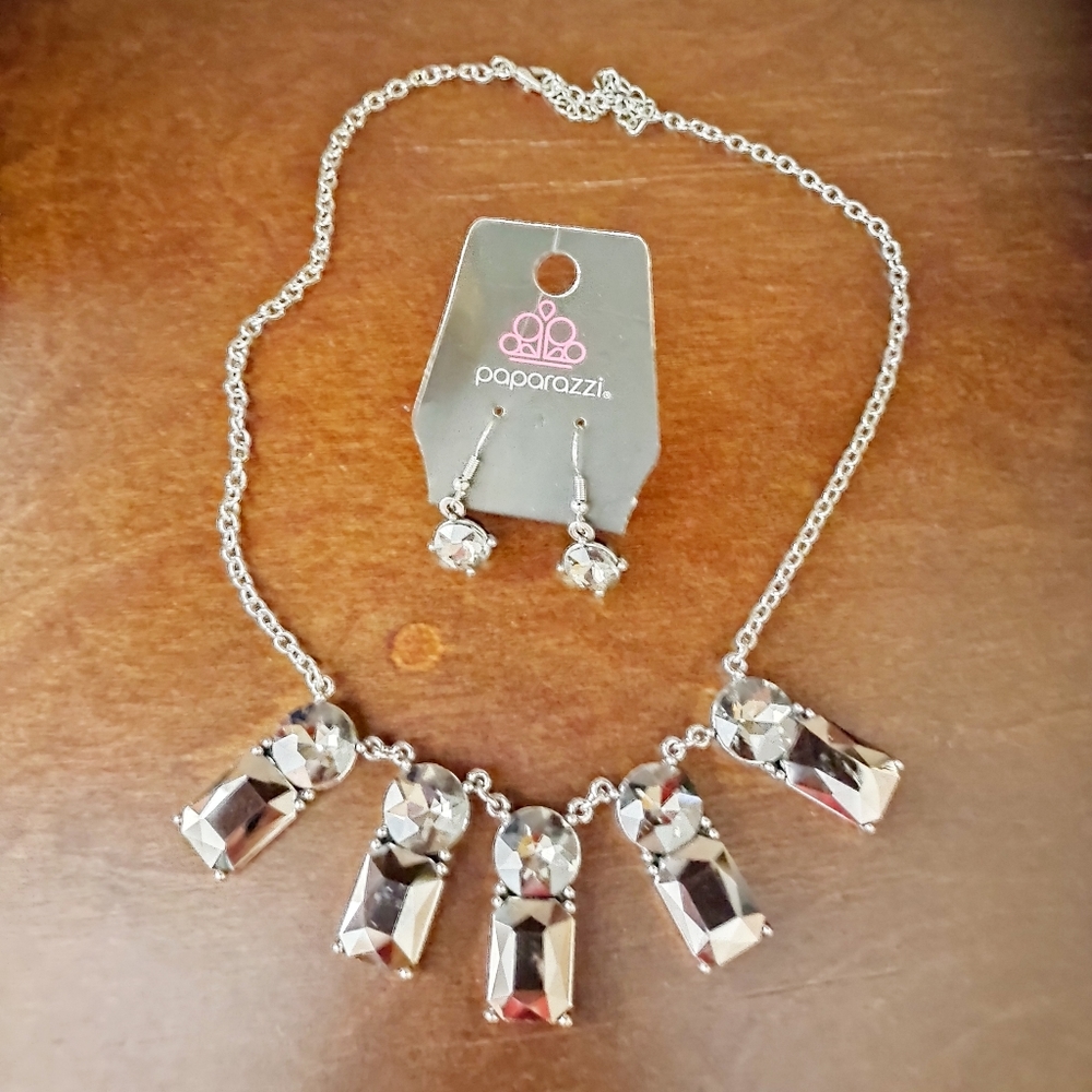 Poparazzi Earring and Necklace set brand new looks like smoky quartz